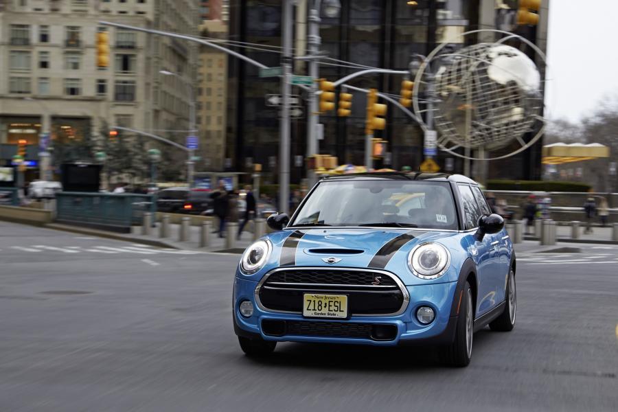  Mini Cooper S 5-Door 2015 года  (US) (фото 4 из 27)